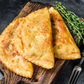 Чебуреки с ветчиной и сыром